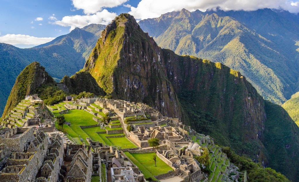 Nền văn minh Inca của Peru có sức hấp dẫn bí ẩn đối với những người của thế giới phương Tây. Đế chế Inca tồn tại trong một thời gian khá ngăn. Nó kéo dài chỉ trong khoảng 100 năm, từ năm 1438 SCN